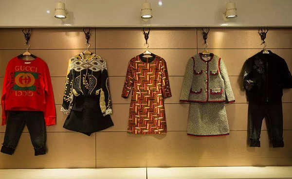 高檔女裝市場(chǎng)定位戰(zhàn)略,女裝品牌定位戰(zhàn)略,女裝市場(chǎng)戰(zhàn)略定位